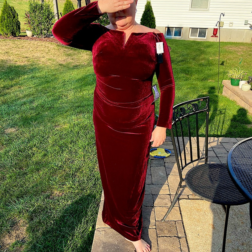 Velvet gown merlot color. NWT. Purchased for wedding but chose a different one.